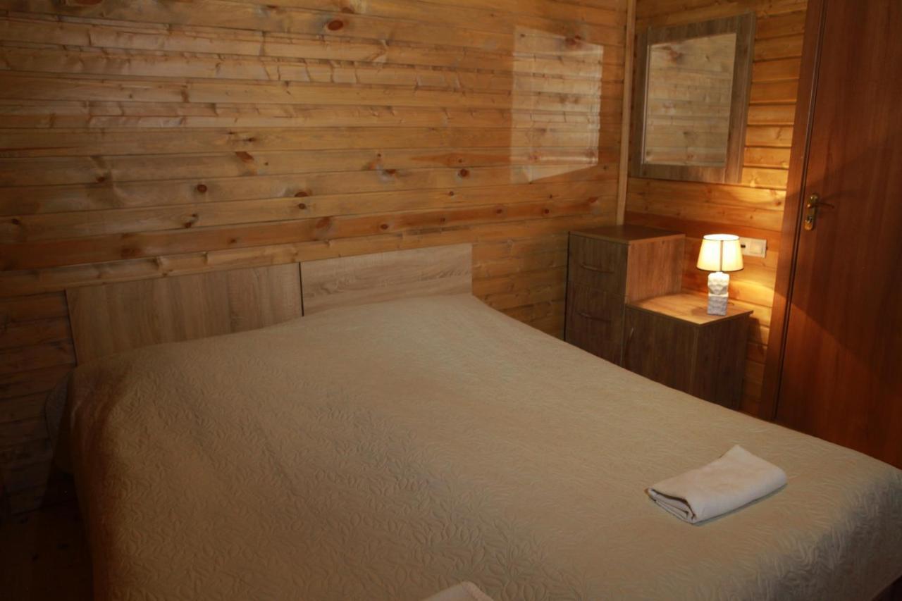 Cottage Woodside Μέστια Εξωτερικό φωτογραφία